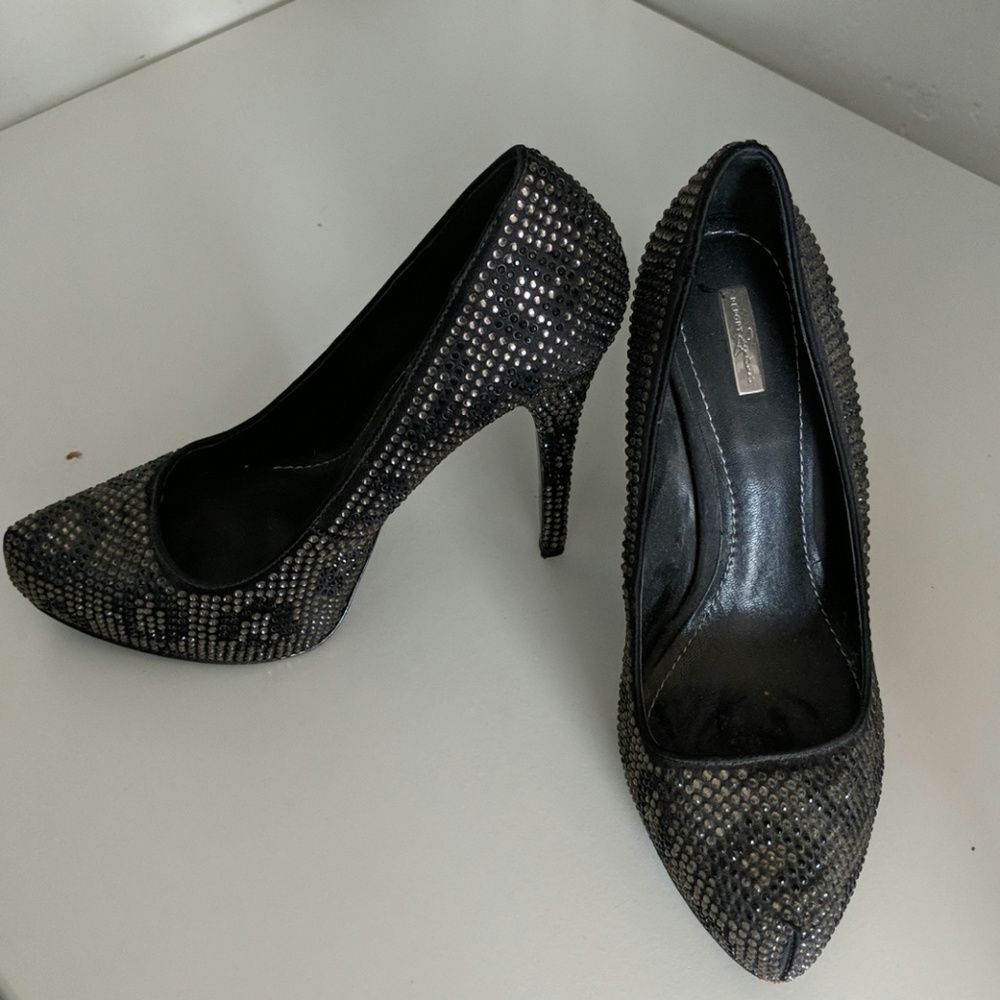 Report signature Crystal leapord shoes.